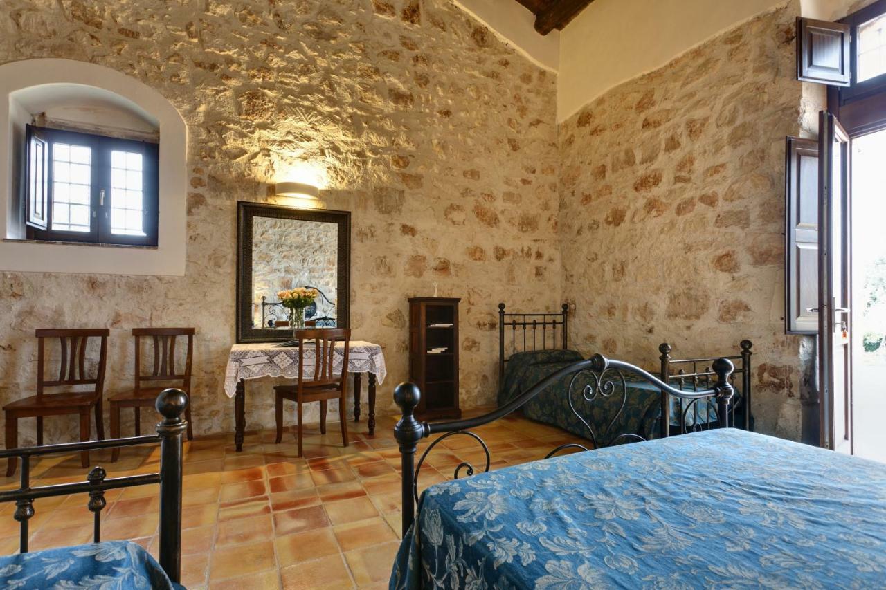 Agriturismo Gaia Villa Noto Rum bild